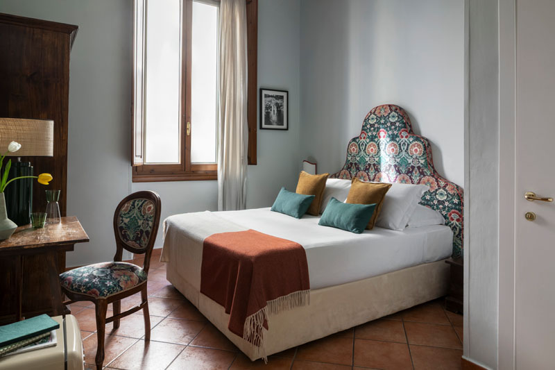 Standard room with ensuite bathroom and desk - The Galileo Hotel, BZAR hotels in Florence